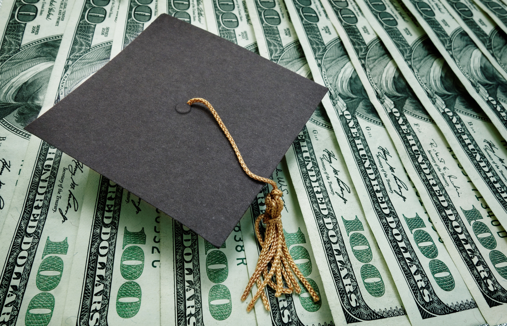 The REAL Cost of a Student Loan | Image source: Shutterstock.com / Photographer: zimmytws