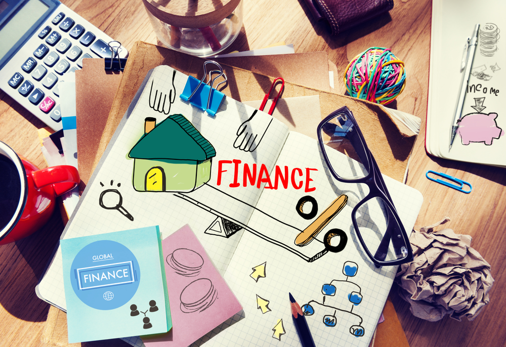 Personal Finance Blogs | Image source: Shutterstock.com / Photographer: Rawpixel